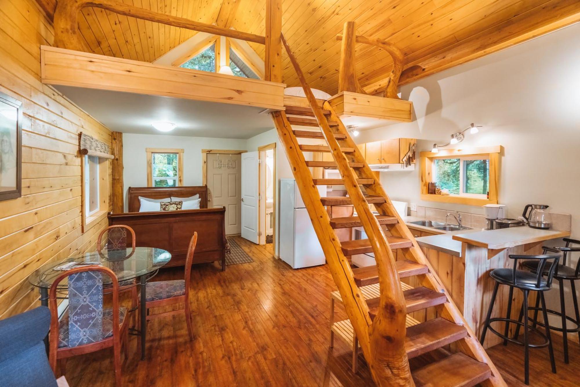 Bella Coola Grizzly Tours And Resort Hagensborg Buitenkant foto