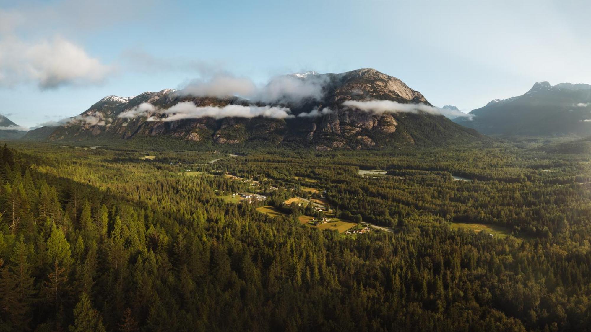 Bella Coola Grizzly Tours And Resort Hagensborg Buitenkant foto