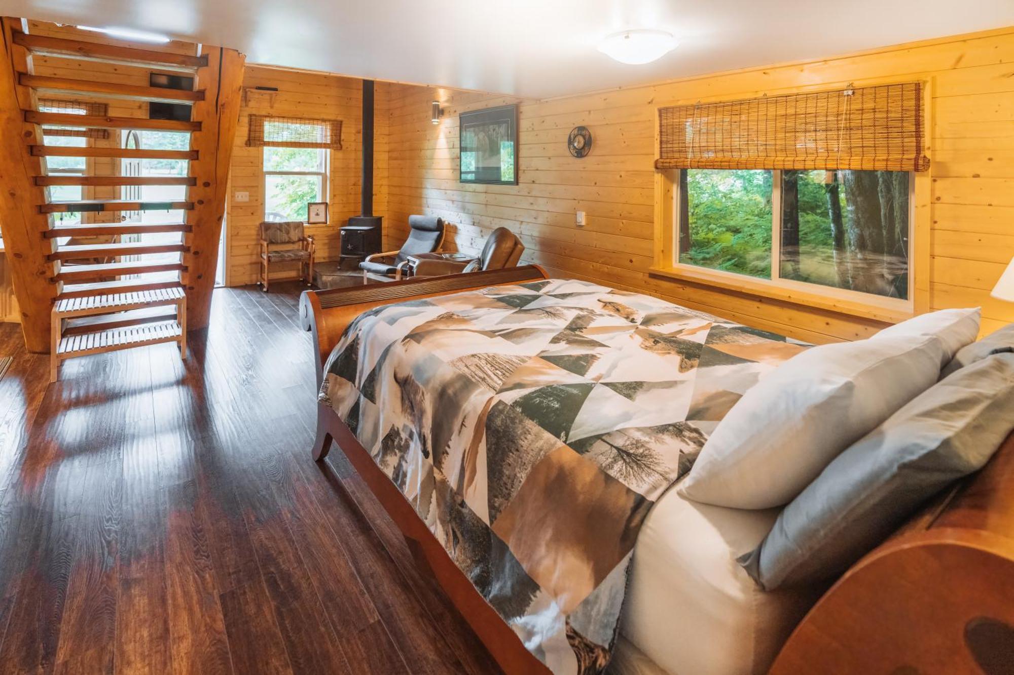 Bella Coola Grizzly Tours And Resort Hagensborg Buitenkant foto