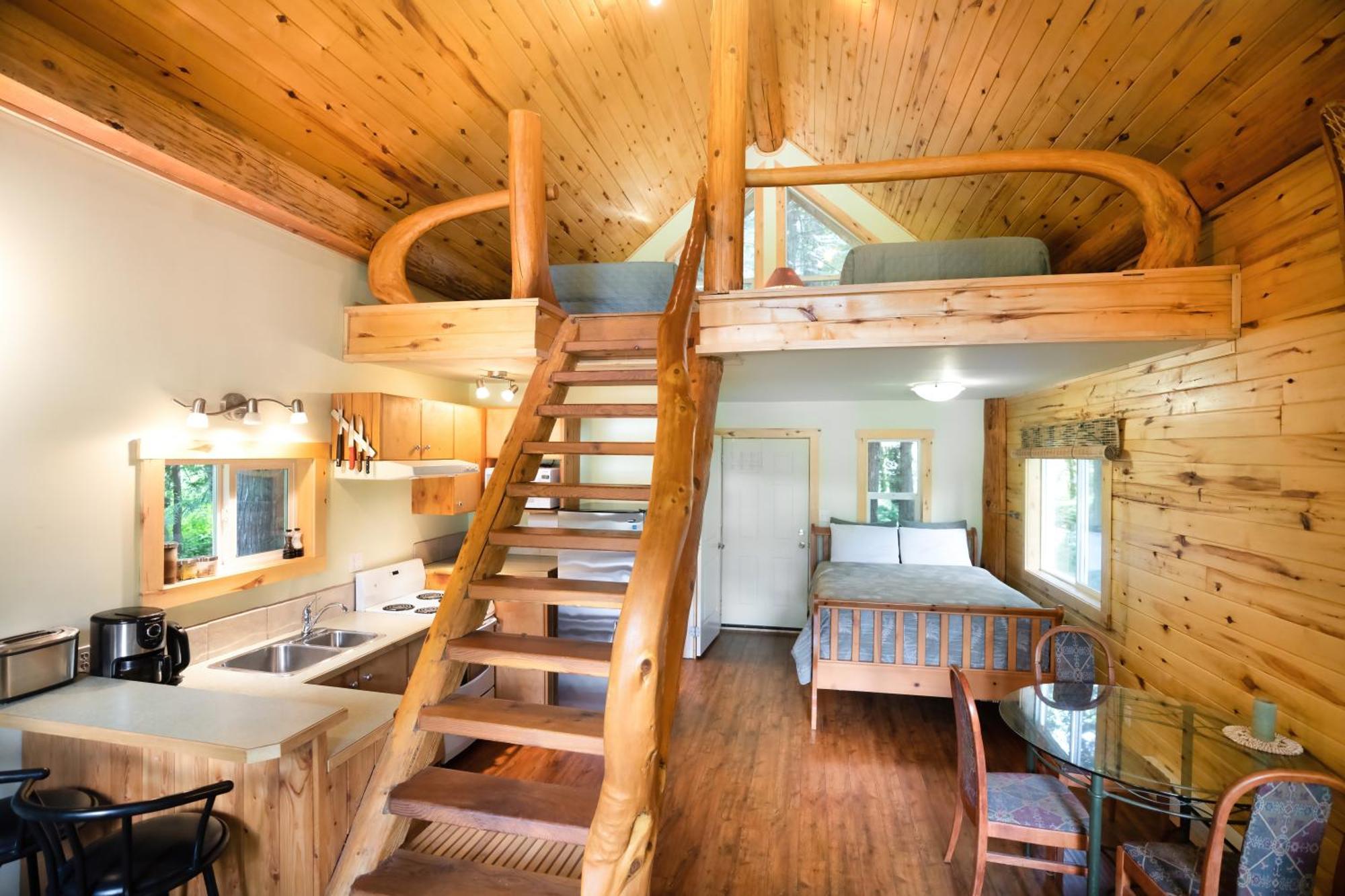 Bella Coola Grizzly Tours And Resort Hagensborg Buitenkant foto