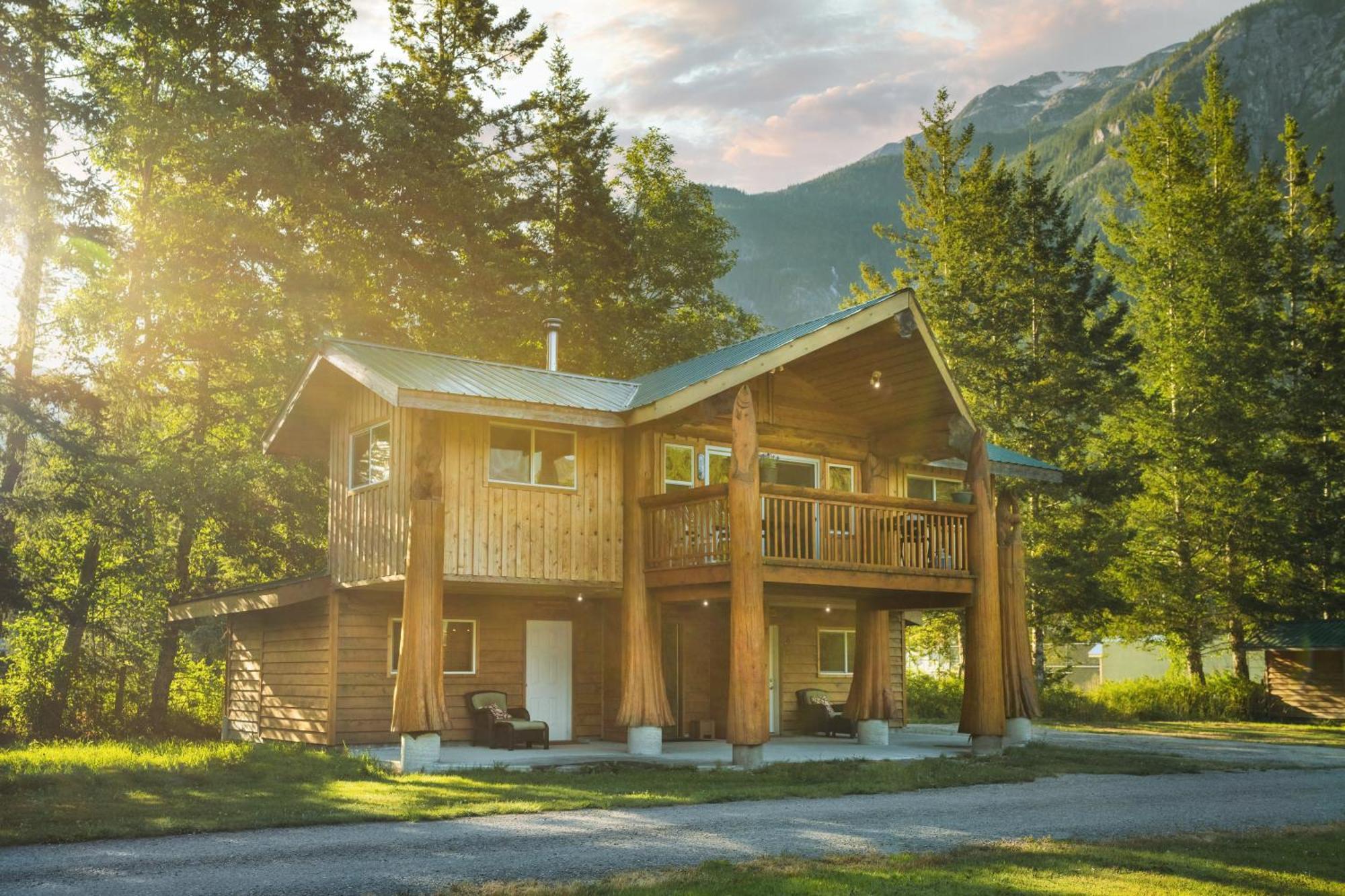 Bella Coola Grizzly Tours And Resort Hagensborg Buitenkant foto